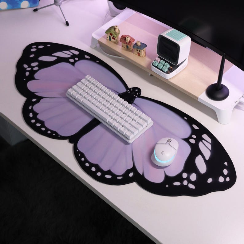 Purple Lilac Butterfly Deskmat – Tradescantia Purple Bewertung und Preis